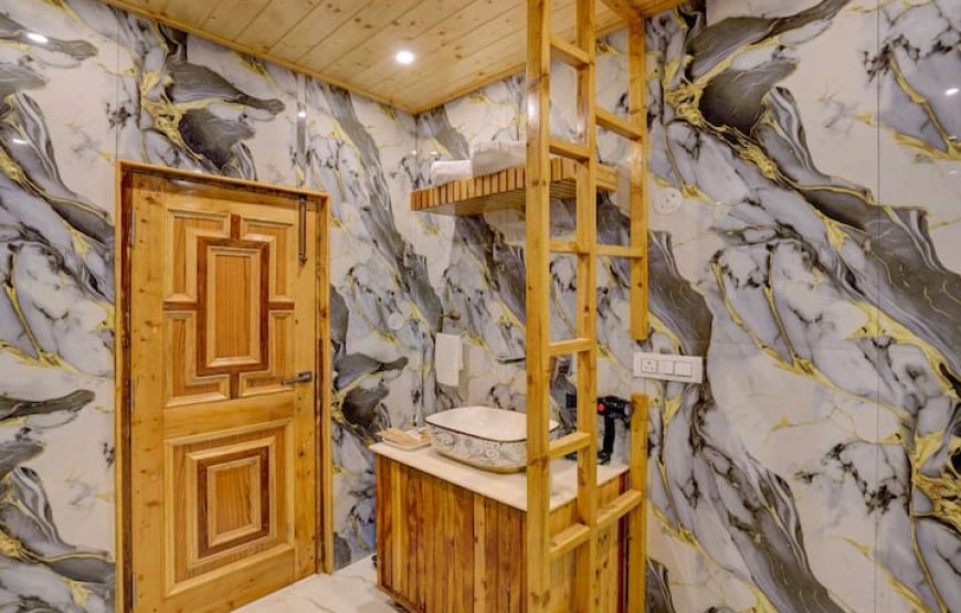 Private room in home in Bini, India