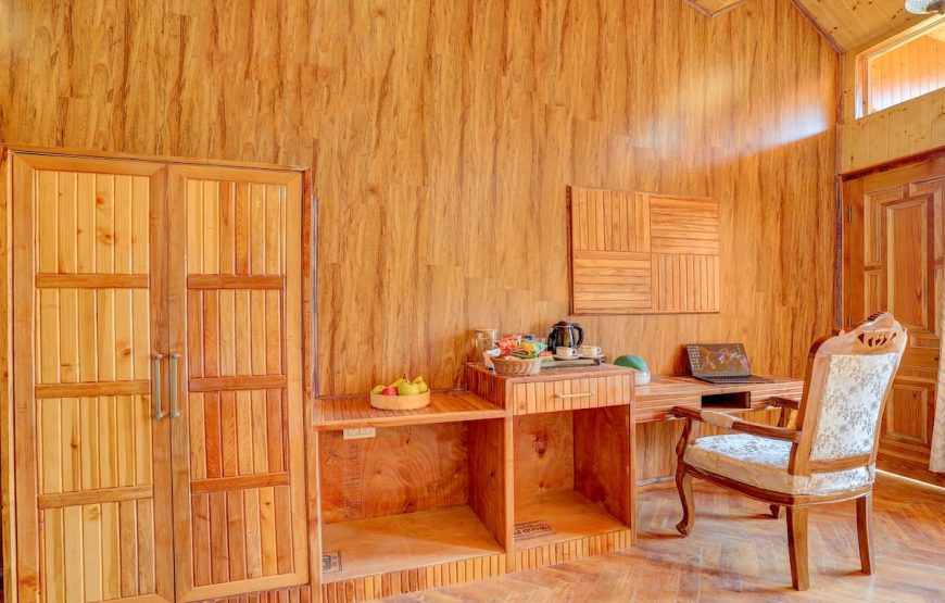 Private room in home in Bini, India